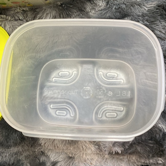 4 Tupperware Fridge Smart Containers - Small Deep
Tupperware - Picture 8 of 16